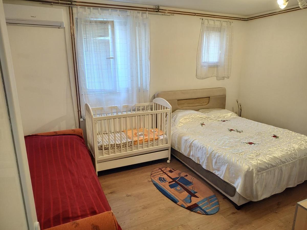 Apartman Anastasija Surcin Exterior photo